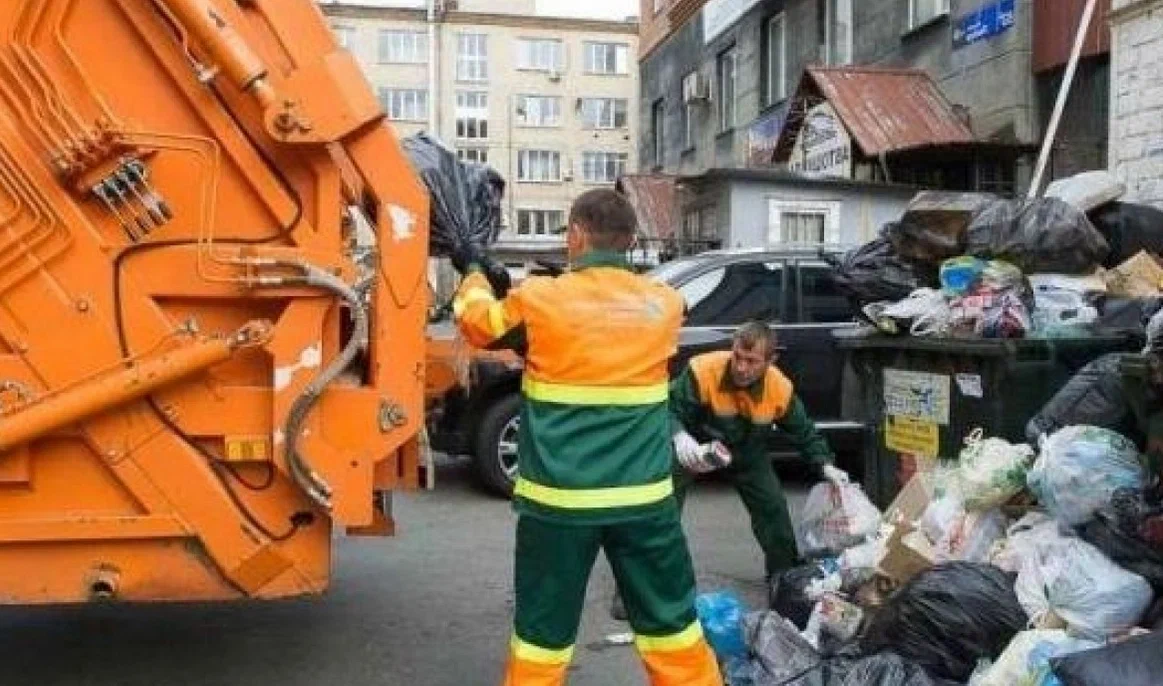 Срочный вывоз мусора в Томске от ПроМусор — заказ день в день от 3114 руб., грузчики, цена
