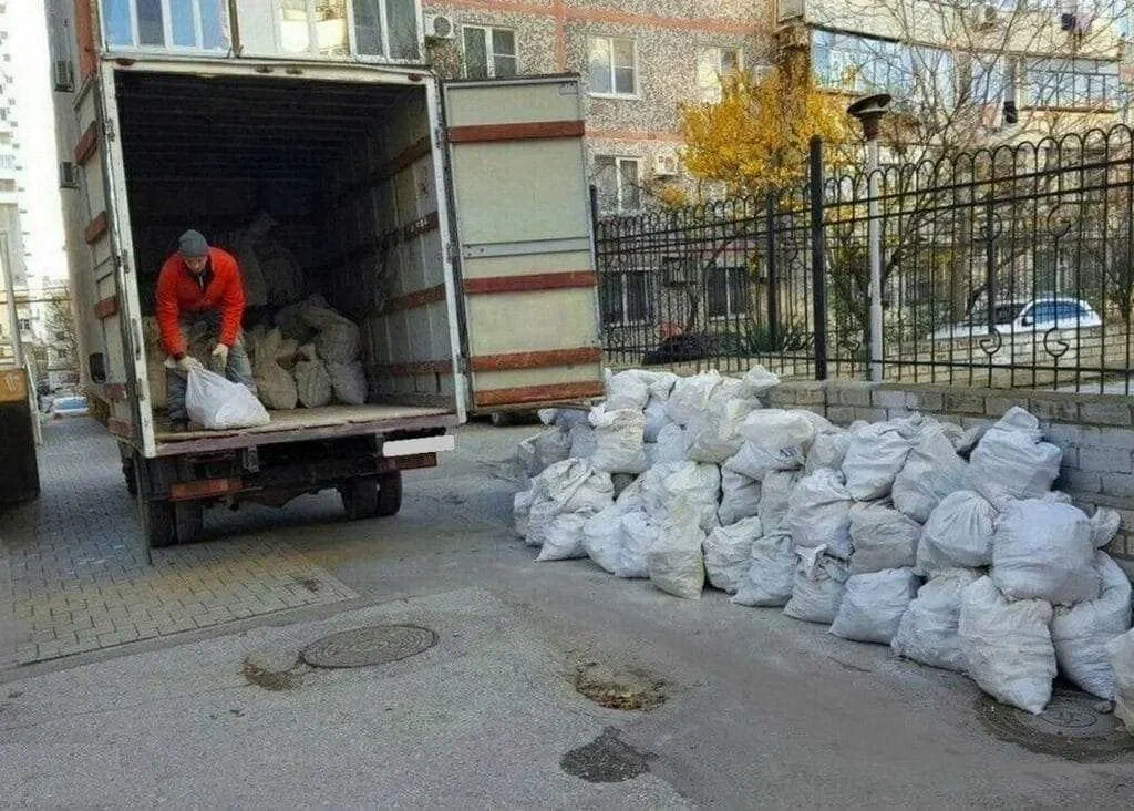 Вывоз мусора после переезда в Томске в октябре