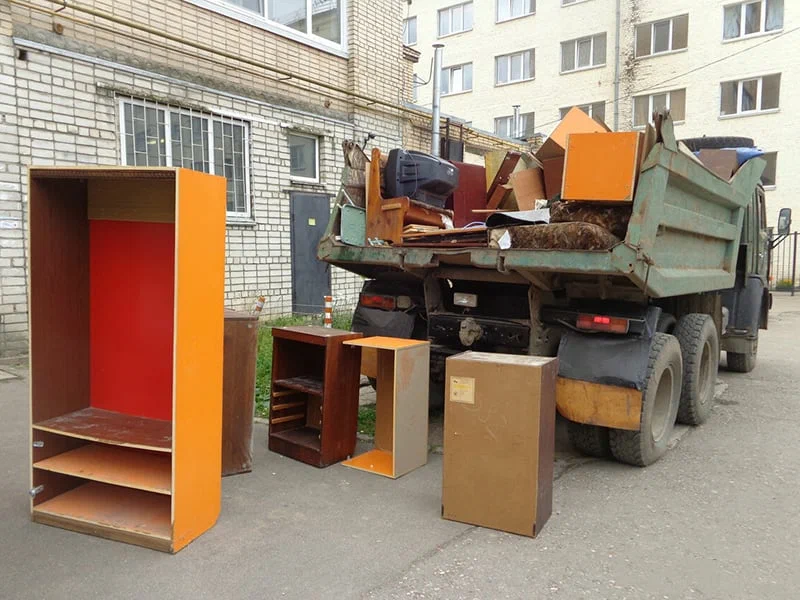Вывоз шкафа в Томске от ПроМусор — недорого, демонтаж, утилизация, вывоз из квартиры от 929 руб
