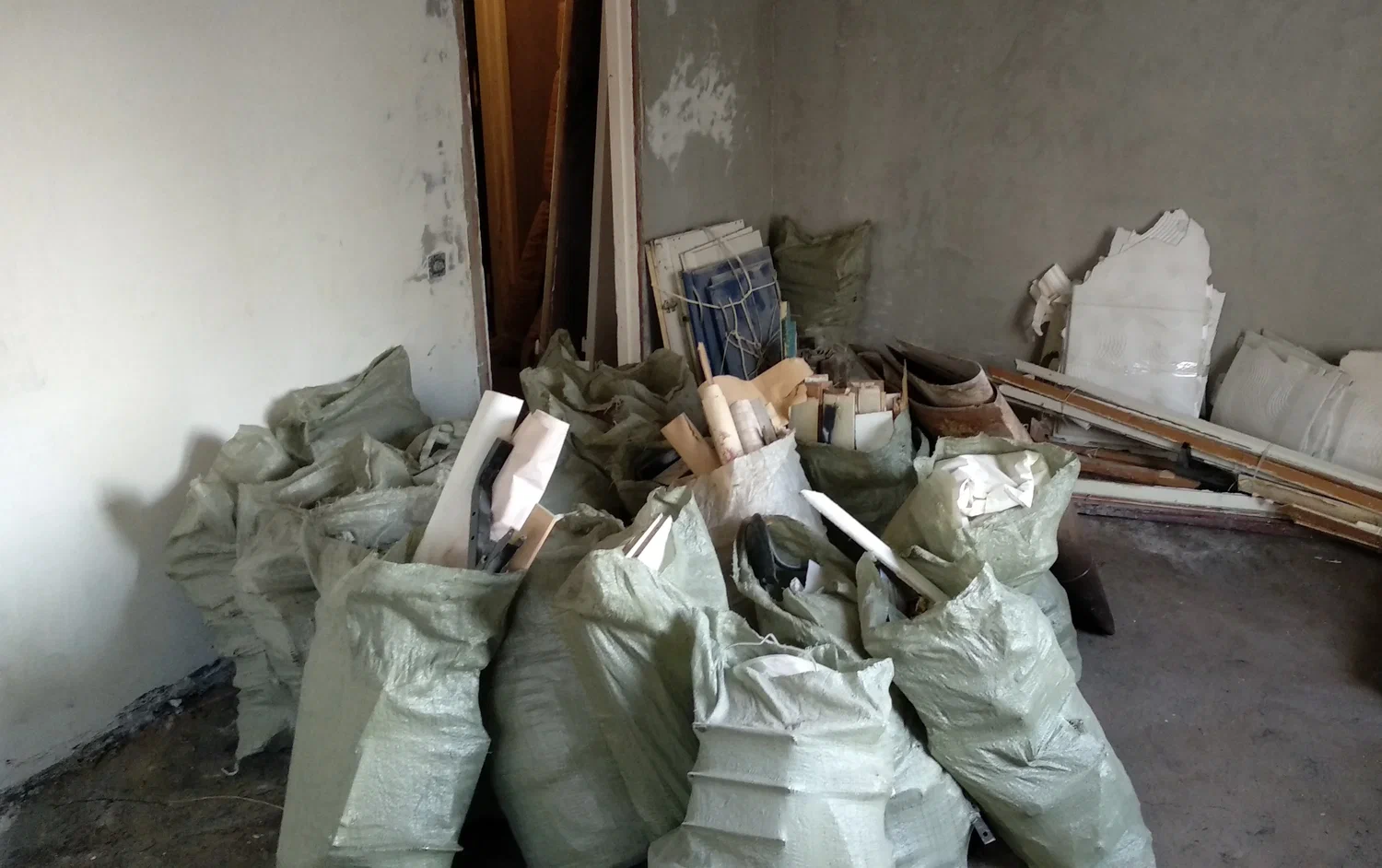 Уборка строительного мусора с вывозом и утилизацией в Томске в октябре