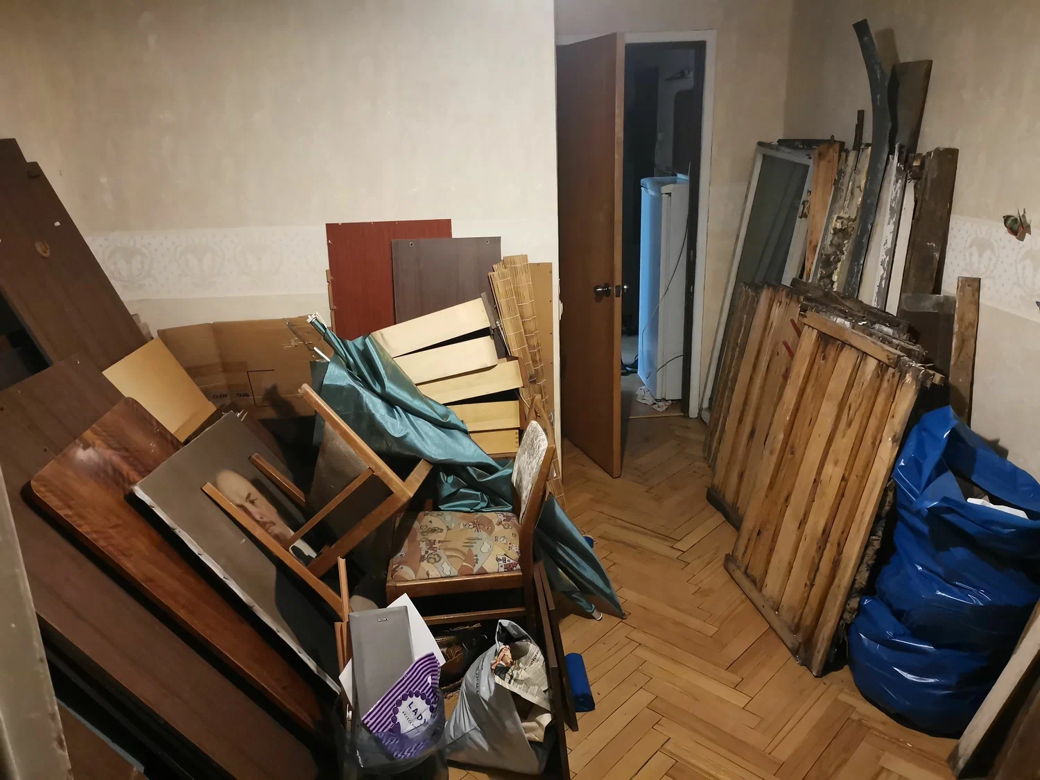 Демонтаж мебели с вывозом и утилизацией в Томске в октябре